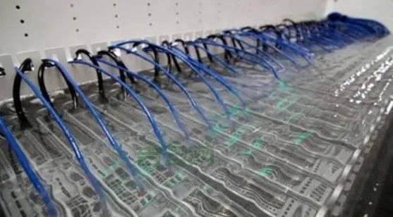 服务器功率与散热：风冷VS液冷谁更胜一筹？