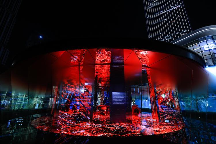 超级服务器新体验：游戏与计算资源的双重突破