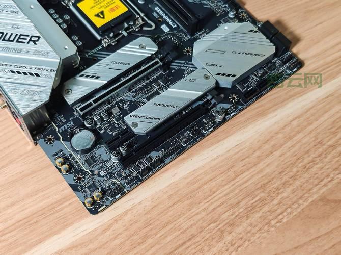 如何选择优质服务器硬件:电源、处理器、内存一应俱全