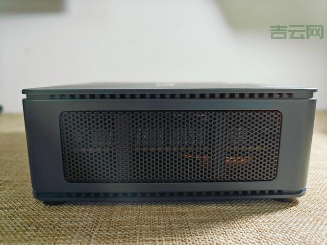 NEC迷你主机上手体验：小巧好看性能也不错